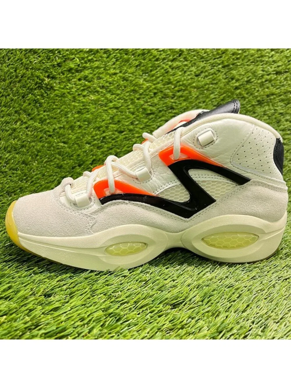 Reebok Question Pump Universe Mens Size 7.5 Ivory Black Basketball Shoes Sneaker